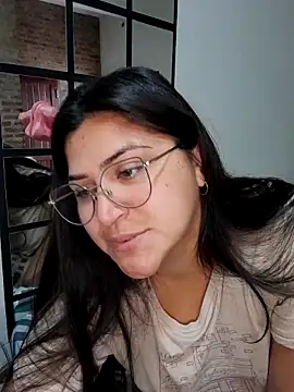 Snapshot of morena95_ chatting on 05/27/26, 02:47 morena95 online show from 05/27/26, 02:47