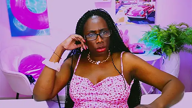 naomicampbi online show from 05/24/26, 10:09