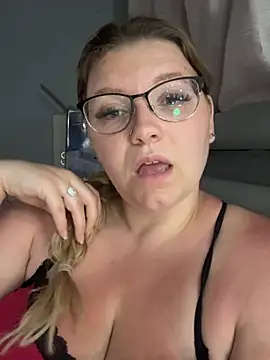 LucieLouBabe online show from 05/28/26, 11:57