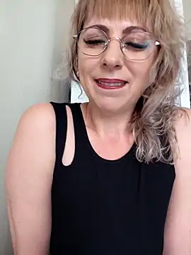 Snapshot of Kitty-MEOWW chatting on 05/26/26, 08:54 Kitty-MEOWW online show from 05/26/26, 08:54