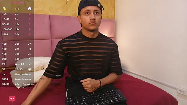 Snapshot of Thiago_Nova chatting on 05/21/26, 08:16 Thiago Nova online show from 05/21/26, 08:16