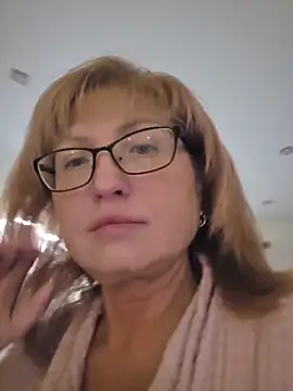 Snapshot of -LindaKing- chatting on 05/28/26, 06:49 -LindaKing- online show from 05/28/26, 06:49