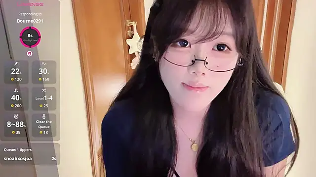 Snapshot of April_UU chatting on 07/18/26, 11:52 April UU online show from 07/18/26, 11:52