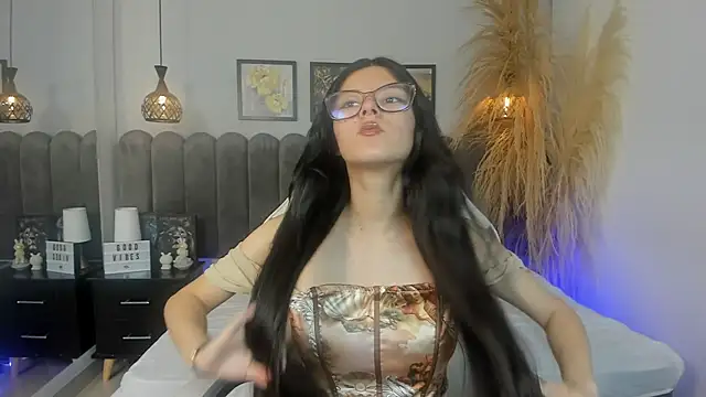 Snapshot of amber_hill__ chatting on 05/28/26, 12:13 amber hill online show from 05/28/26, 12:13
