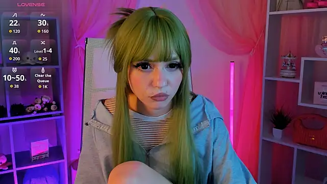 YunaLeaf online show from 05/23/26, 04:00