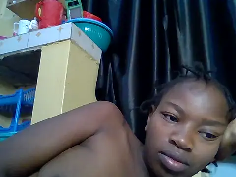Snapshot of aliana082169 chatting on 07/11/26, 04:04 aliana082169 online show from 07/11/26, 04:04
