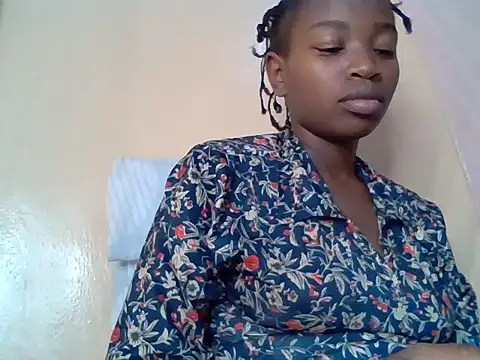 Snapshot of aliana082169 chatting on 07/13/26, 08:00 aliana082169 online show from 07/13/26, 08:00