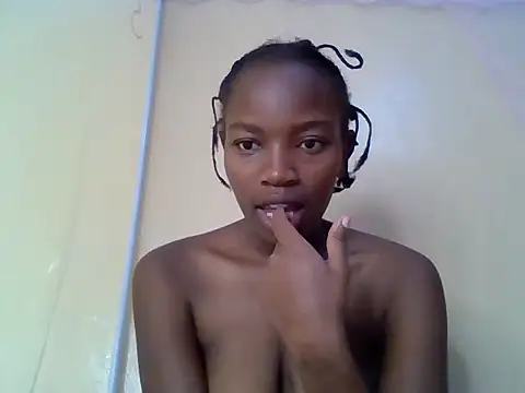 Snapshot of aliana082169 chatting on 07/15/26, 08:41 aliana082169 online show from 07/15/26, 08:41