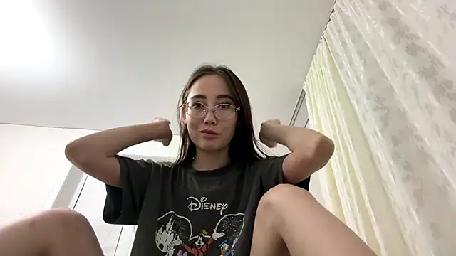 VickieTrudo online show from 07/06/26, 08:44