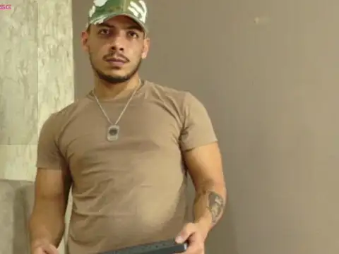 Snapshot of OliverWyse chatting on 07/10/26, 12:48 OliverWyse online show from 07/10/26, 12:48