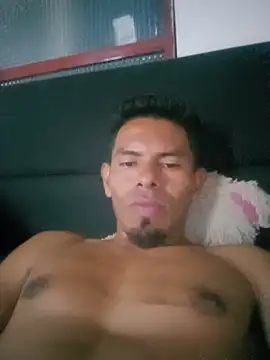 Snapshot of Dominic_24 chatting on 05/21/26, 10:39 Dominic 24 online show from 05/21/26, 10:39