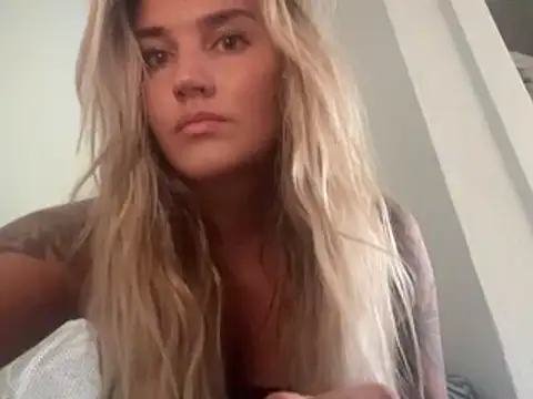 Snapshot of thebeachyblonde chatting on 07/08/26, 10:58 thebeachyblonde online show from 07/08/26, 10:58