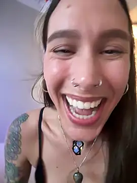 Snapshot of lil_martian chatting on 01/16/25, 01:14 lil martian online show from 01/16/25, 01:14