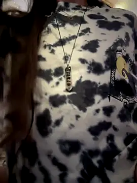 Snapshot of lil_martian chatting on 10/13/25, 02:28 lil martian online show from 10/13/25, 02:28