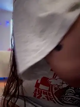 Snapshot of lil_martian chatting on 12/04/25, 04:05 lil martian online show from 12/04/25, 04:05