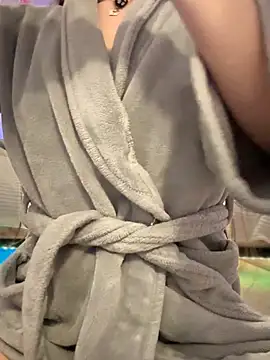 Snapshot of lil_martian chatting on 02/18/26, 01:07 lil martian online show from 02/18/26, 01:07