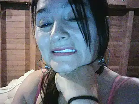 Snapshot of Anlly_garcia002 chatting on 05/29/26, 03:15 Anlly garcia002 online show from 05/29/26, 03:15