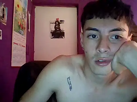 Snapshot of crisanto8 chatting on 05/22/26, 03:06 crisanto8 online show from 05/22/26, 03:06