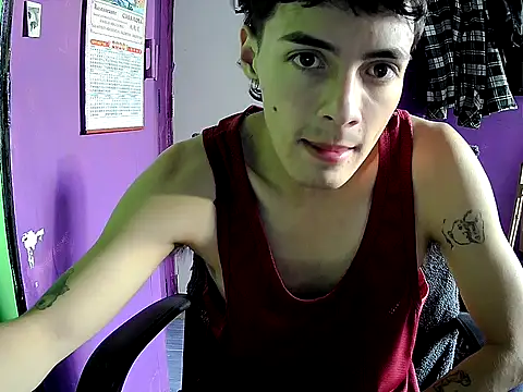 Snapshot of crisanto8 chatting on 05/25/26, 10:38 crisanto8 online show from 05/25/26, 10:38