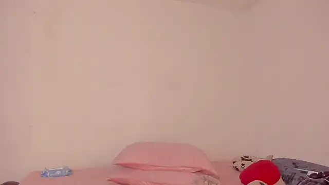 Snapshot of karely_laurent chatting on 05/31/26, 01:58 karely laurent online show from 05/31/26, 01:58