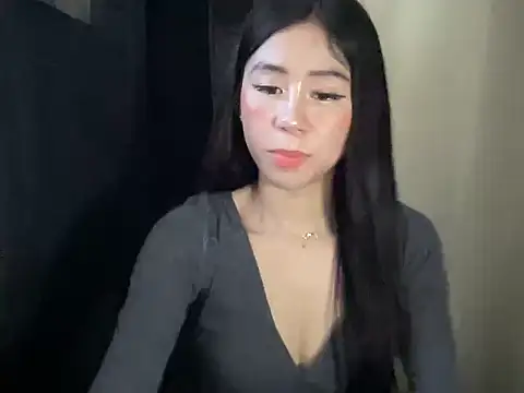 Snapshot of amberluiss chatting on 07/17/26, 12:06 amberluiss online show from 07/17/26, 12:06