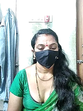 Snapshot of Leela_555 chatting on 05/28/26, 01:03 Leela 555 online show from 05/28/26, 01:03