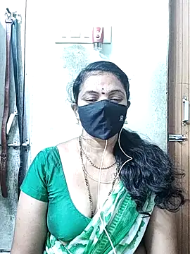 Snapshot of Leela_555 chatting on 05/29/26, 01:47 Leela 555 online show from 05/29/26, 01:47