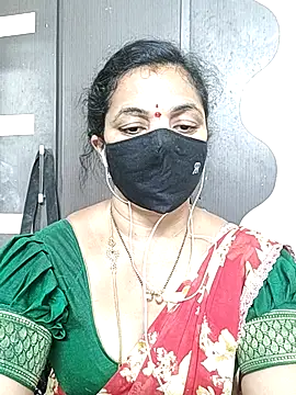 Snapshot of Leela_555 chatting on 06/19/26, 12:09 Leela 555 online show from 06/19/26, 12:09