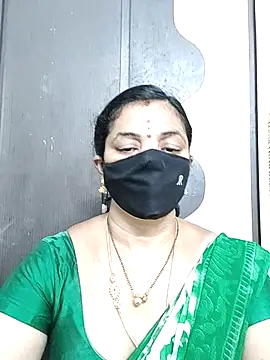 Snapshot of Leela_555 chatting on 06/25/26, 05:23 Leela 555 online show from 06/25/26, 05:23