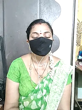 Snapshot of Leela_555 chatting on 06/30/26, 03:29 Leela 555 online show from 06/30/26, 03:29