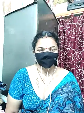 Snapshot of Leela_555 chatting on 07/05/26, 09:55 Leela 555 online show from 07/05/26, 09:55