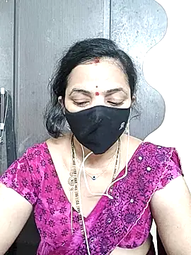 Snapshot of Leela_555 chatting on 07/12/26, 01:07 Leela 555 online show from 07/12/26, 01:07