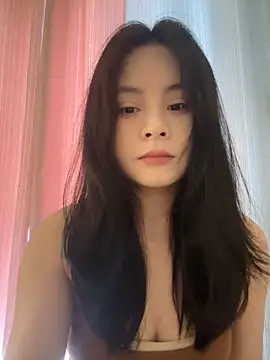 Snapshot of enen-123 chatting on 05/29/26, 06:00 enen-123 online show from 05/29/26, 06:00