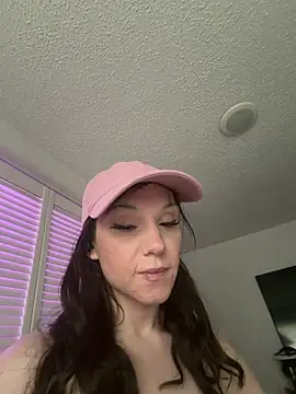 Snapshot of cynGoddess chatting on 05/27/26, 12:02 cynGoddess online show from 05/27/26, 12:02