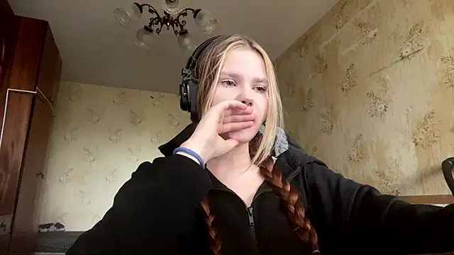 SusanaLeichty online show from 05/30/26, 06:21