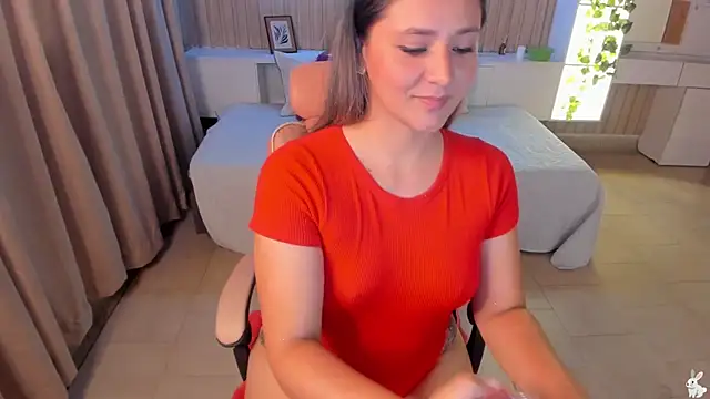 Snapshot of Alison_ang chatting on 07/06/26, 12:57 Alison ang online show from 07/06/26, 12:57