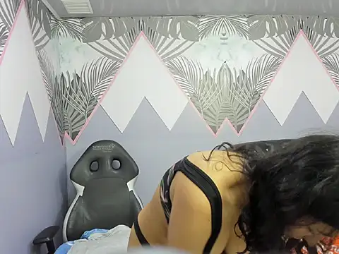 AuroraGreyy online show from 05/27/26, 11:29