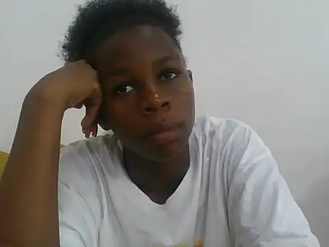Snapshot of Lill_freakyapple chatting on 07/21/26, 09:44 Lill freakyapple online show from 07/21/26, 09:44