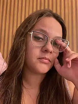 Snapshot of Laryssinha_69 chatting on 07/13/26, 11:40 Laryssinha 69 online show from 07/13/26, 11:40