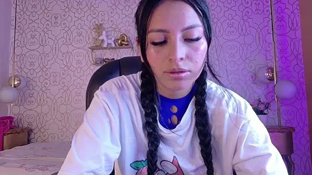 Laurengh  online show from 05/26/26, 08:27