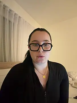 FemiNoir online show from 06/05/26, 10:37
