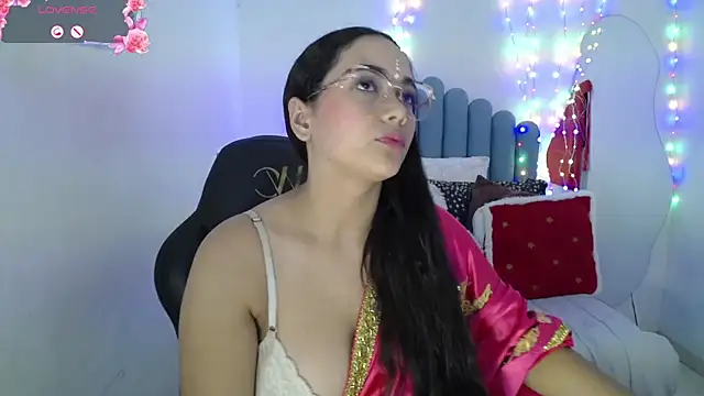 Snapshot of farah_samira chatting on 06/29/26, 11:54 farah samira online show from 06/29/26, 11:54
