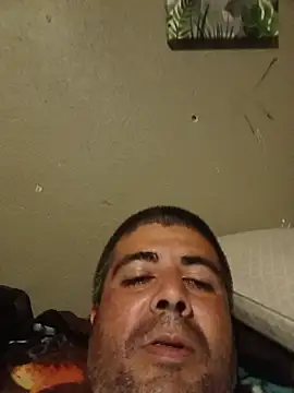 Snapshot of mikey1988figuero chatting on 07/05/26, 10:22 mikey1988figuero online show from 07/05/26, 10:22