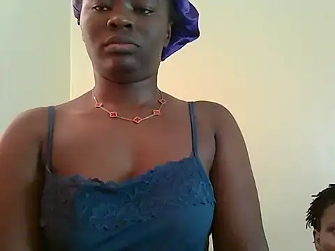 Snapshot of roziebeauty chatting on 07/09/26, 01:04 roziebeauty online show from 07/09/26, 01:04