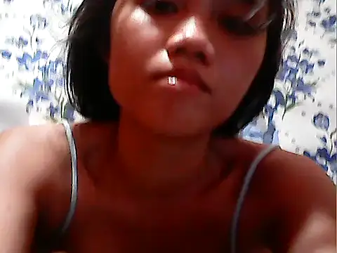 Snapshot of PINAY_SkinnyGirl123 chatting on 05/28/26, 04:10 PINAY SkinnyGirl123 online show from 05/28/26, 04:10