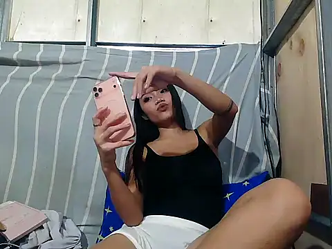 Snapshot of PINAY_SkinnyGirl123 chatting on 07/15/26, 11:04 PINAY SkinnyGirl123 online show from 07/15/26, 11:04