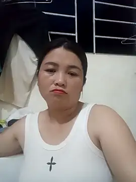 Snapshot of Giee00 chatting on 05/24/26, 09:42 Giee00 online show from 05/24/26, 09:42