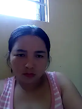 Snapshot of Giee00 chatting on 05/27/26, 01:35 Giee00 online show from 05/27/26, 01:35