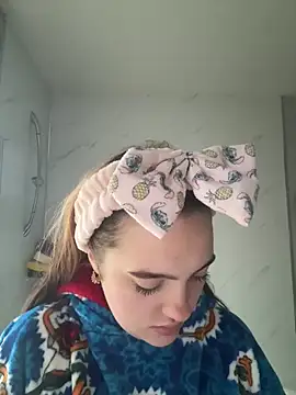 naughtygirl6989 online show from 05/24/26, 05:12