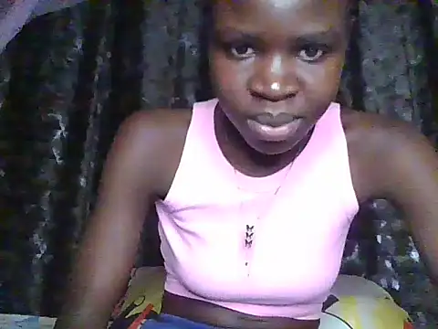 Snapshot of small_diva chatting on 06/06/26, 07:29 small diva online show from 06/06/26, 07:29